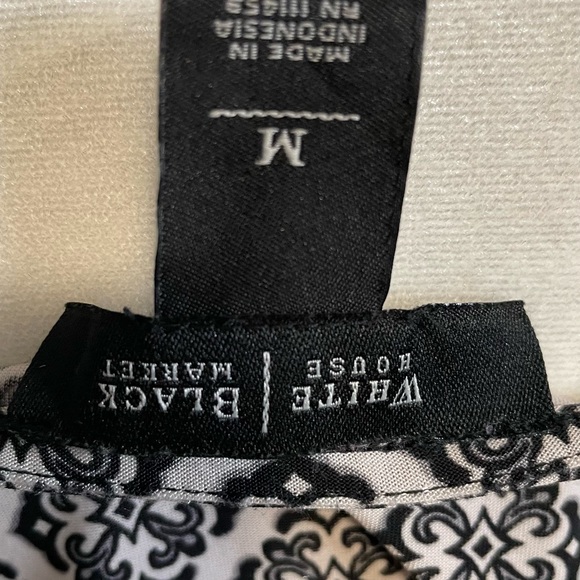 Black & White M Ladies Shell from White House Black Market - Picture 6 of 6